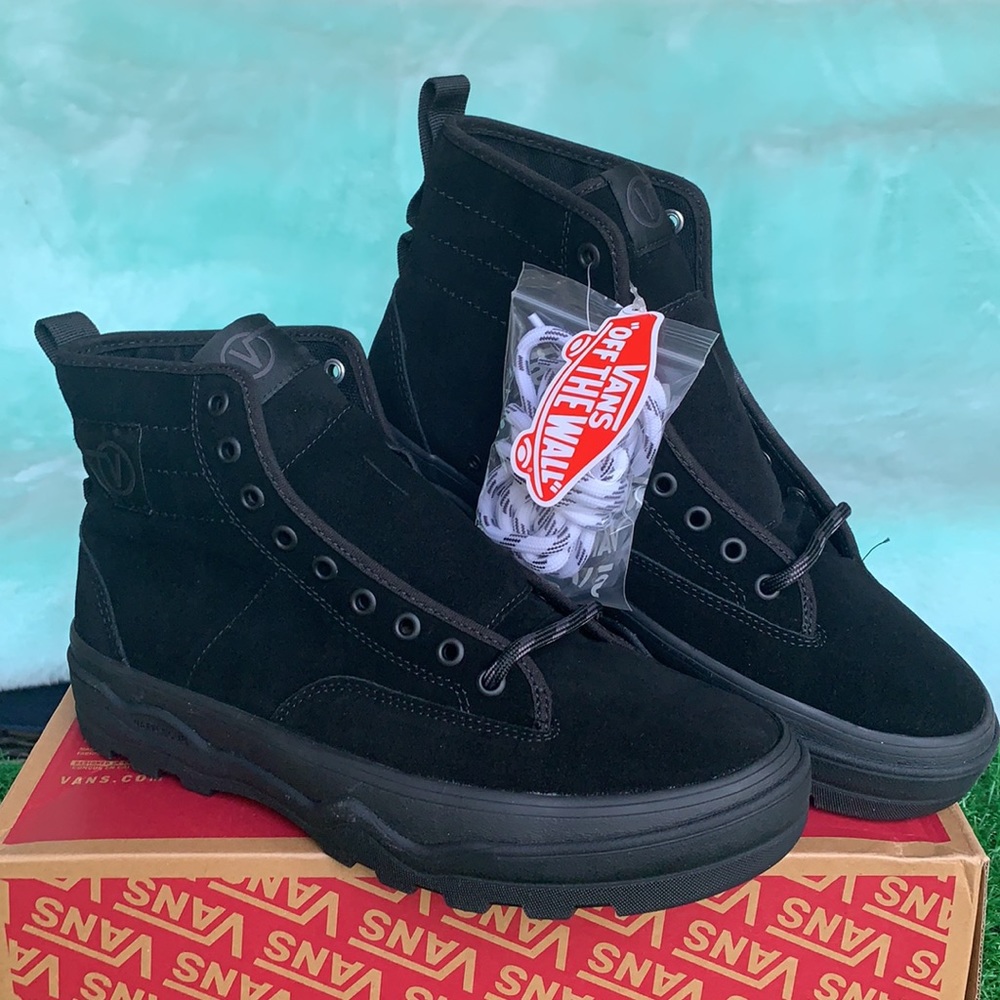 - VANS WMNS CENTRY WC SUEDE Black/Black Sneakers